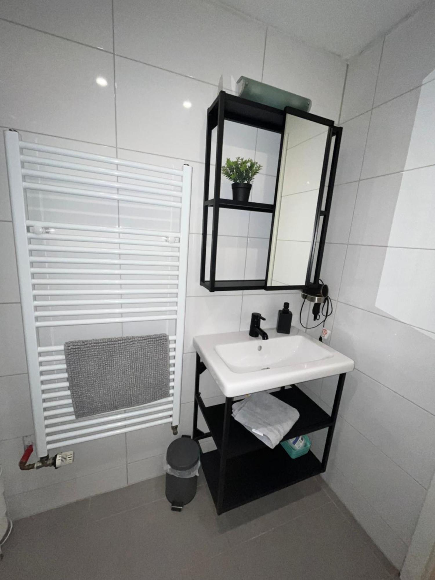 Apartment Central 10C 40Qm Wi-Fi Free Parking Calm Back House Dortmund Extérieur photo
